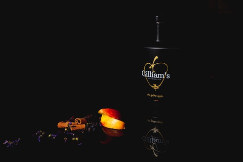 Gilliam's Gin - logo, branding en packaging design - ikoon tielt