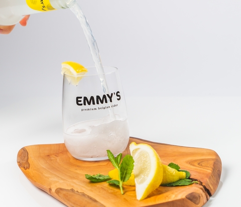 Emmy's Cider - logo, branding en packaging design - ikoon tielt